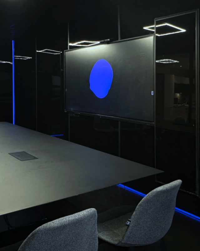 Une salle noire, un cerveau numérique, et une IA au service de nos projets.

On vous présente Cellia, notre intelligence artificielle !

📍 La toute première salle IA de Bourgogne-Franche-Comté !
🔧 Elle accompagne nos équipes au quotidien pour aller plus vite, plus loin
💻 Une vraie alliée dans nos réflexions, nos process, nos prises de décisions

Ça donne envie de la rencontrer... 😉

#ia #intelligenceartificielle #teamBWA #innovation #futureofwork #bourgognefranchecomté #agenceweb