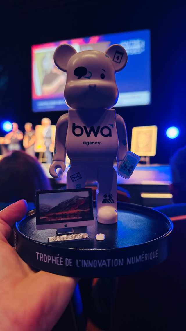 Nous avons remporté le Trophée de l’Innovation Numérique ! 🎉. Et derrière ce trophée, c’est toute une aventure #humaine, #technologique et #collective que nous célébrons. ✨

Ce prix récompense notre vision audacieuse, notre engagement pour l’innovation utile et responsable, et surtout le travail passionné de nos équipes chez Business Web Agence.

Ensemble, nous avons imaginé et développé Cellia, une salle d’intelligence artificielle unique, interconnectée et pensée pour former, inspirer et accompagner les entreprises dans leur transformation numérique.

Bravo à toutes celles et ceux qui ont contribué à ce projet : collaborateur·rices, partenaires, soutiens et client·es. Vous êtes notre moteur au quotidien 👏 

Chez Business Web Agence, nous croyons en une innovation centrée sur l’humain. Ce trophée est une belle reconnaissance, mais ce n’est que le début. L’intelligence artificielle a encore tant à offrir, et nous serons là pour guider le changement. 🌍 

Merci aux équipes @lebienpublic21 , une partie de l’équipe qui était présente ce soir-là, et félicitations à tous les autres lauréats tous aussi talentueux les uns des autres ! 

#trophée #trophéedesentreprises #dijon #dijonmaville #digital #ia